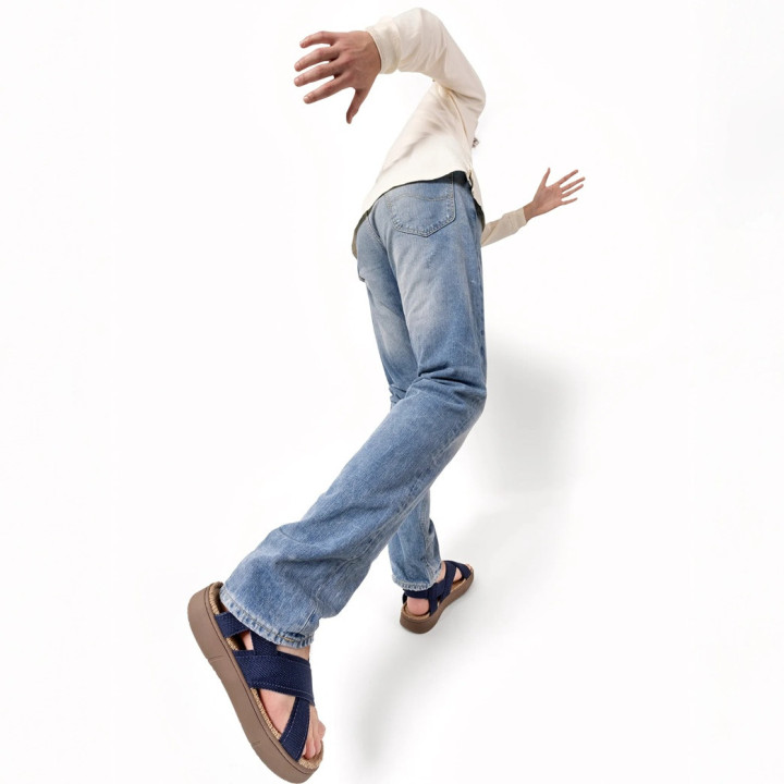 Shangies sandal – let, blød sandal med kraftig sål og trekking‑look.