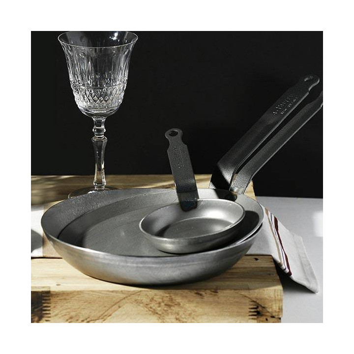De Buyer stegepande i jern. 20 cm.