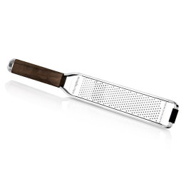 Microplane rivejern med træ. Zester.