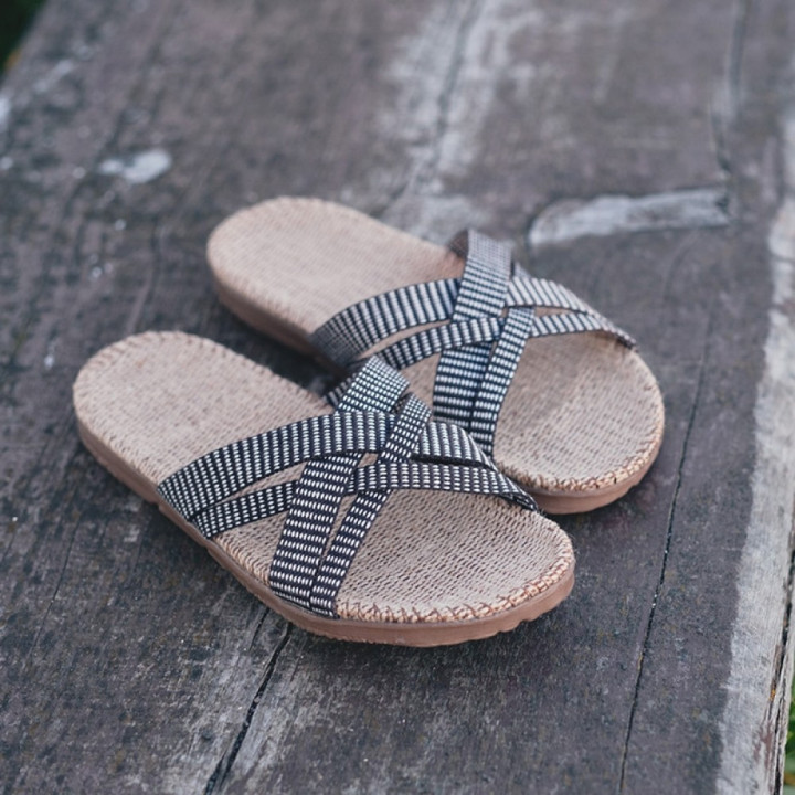 Shangies sandaler. Sort / hvid
