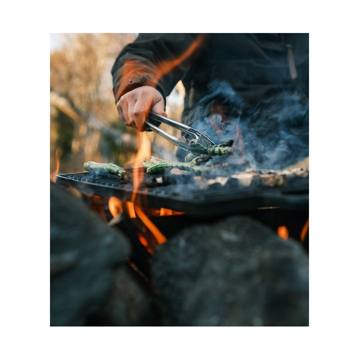 Stor grillplade til at bruge på grill, på bål, i ovnen og på komfur.