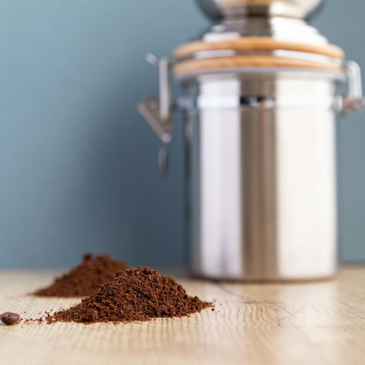 Kaffekværn. Gammeldags kaffemølle.