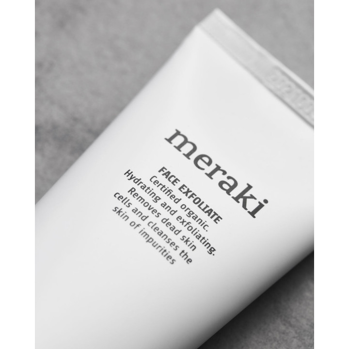 Meraki Exfoliate ansigts skrub giver blød hud med smuk glød.