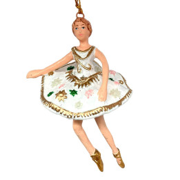 Dansk designet håndmalet julepynt. Mange forskellige figurer.